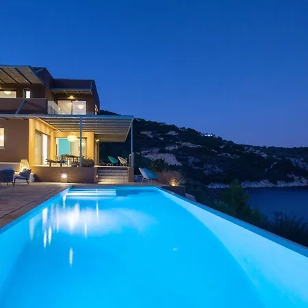 Arkoudaki Luxurious Escape With Infinity Pool & Sea Access Villa
