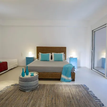 Villa Arkoudaki Luxurious Escape With Infinity Pool & Sea Access