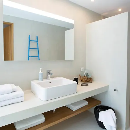 Villa Arkoudaki Luxurious Escape With Infinity Pool & Sea Access