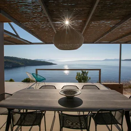 Arkoudaki Luxurious Escape With Infinity Pool & Sea Access