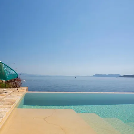 Arkoudaki Luxurious Escape With Infinity Pool & Sea Access Evgiros