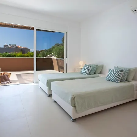 Arkoudaki Luxurious Escape With Infinity Pool & Sea Access Evgiros