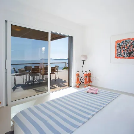 Arkoudaki Luxurious Escape With Infinity Pool & Sea Access * Evgiros