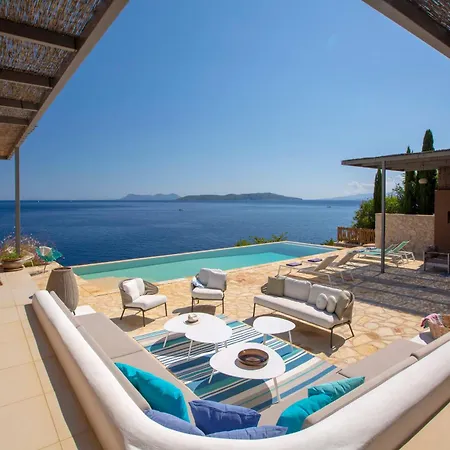 Arkoudaki Luxurious Escape With Infinity Pool & Sea Access Evgiros