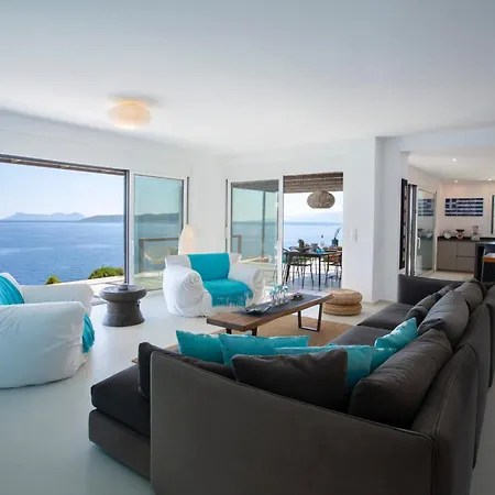 Arkoudaki Luxurious Escape With Infinity Pool & Sea Access Evgiros