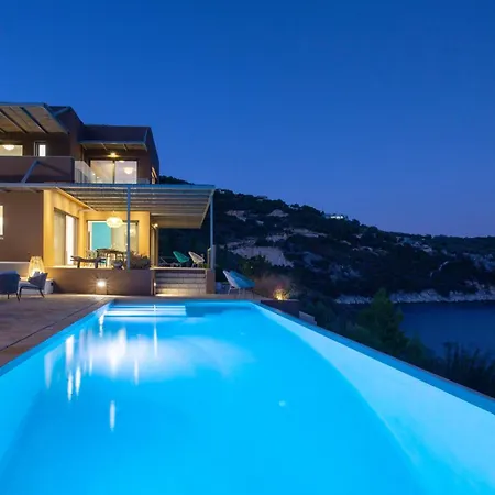 Villa Arkoudaki Luxurious Escape With Infinity Pool & Sea Access *
