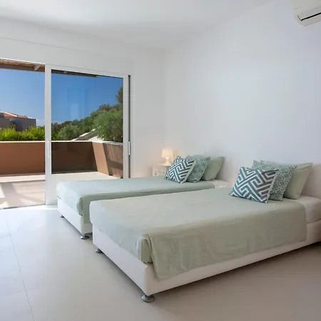 Arkoudaki Luxurious Escape With Infinity Pool & Sea Access Evgiros