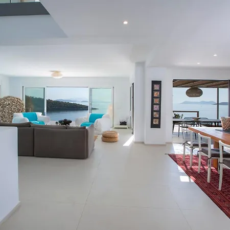 Villa Arkoudaki Luxurious Escape With Infinity Pool & Sea Access Evgiros