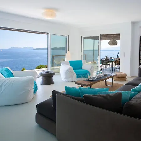 Villa Arkoudaki Luxurious Escape With Infinity Pool & Sea Access *